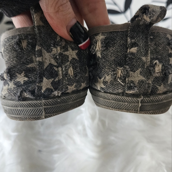 Star Slip-On‎ Distressed Shoes - Picture 4 of 9